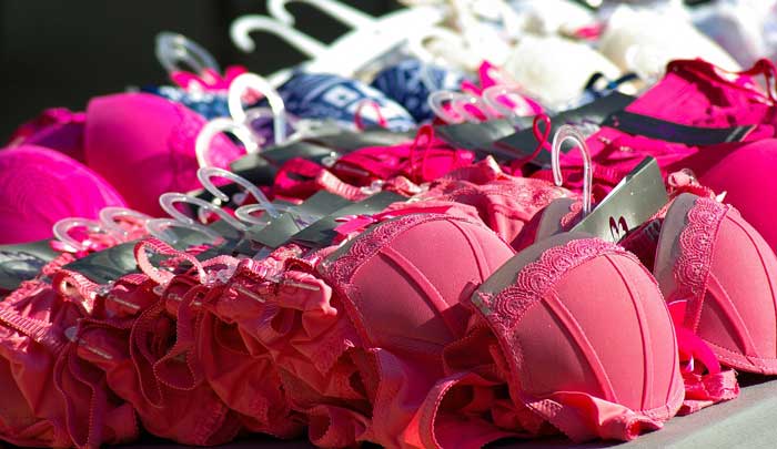 how many bras does the average woman own